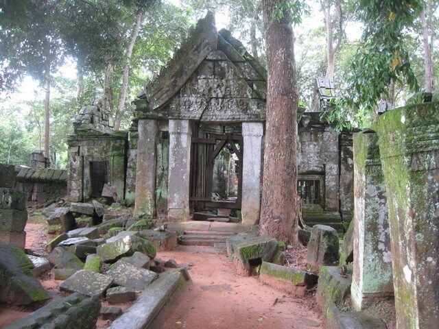 Temple Koh Ker Angkor circuit Siem Reap.jpg