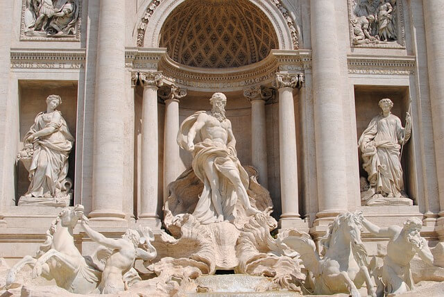 détails fontaine de Trevi à Rome