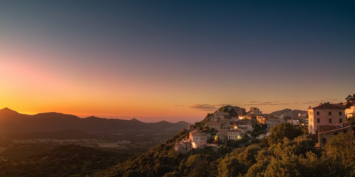 3 lieux magnifiques en Corse pour contempler le coucher du soleil