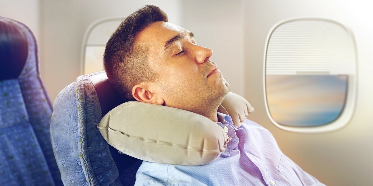 Comment bien dormir en avion ?