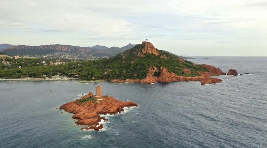 Découvrez le massif de l'Esterel sur la Côte d'Azur