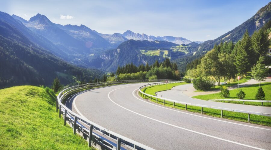 Autoroute ou route nationale pour partir en vacances ?