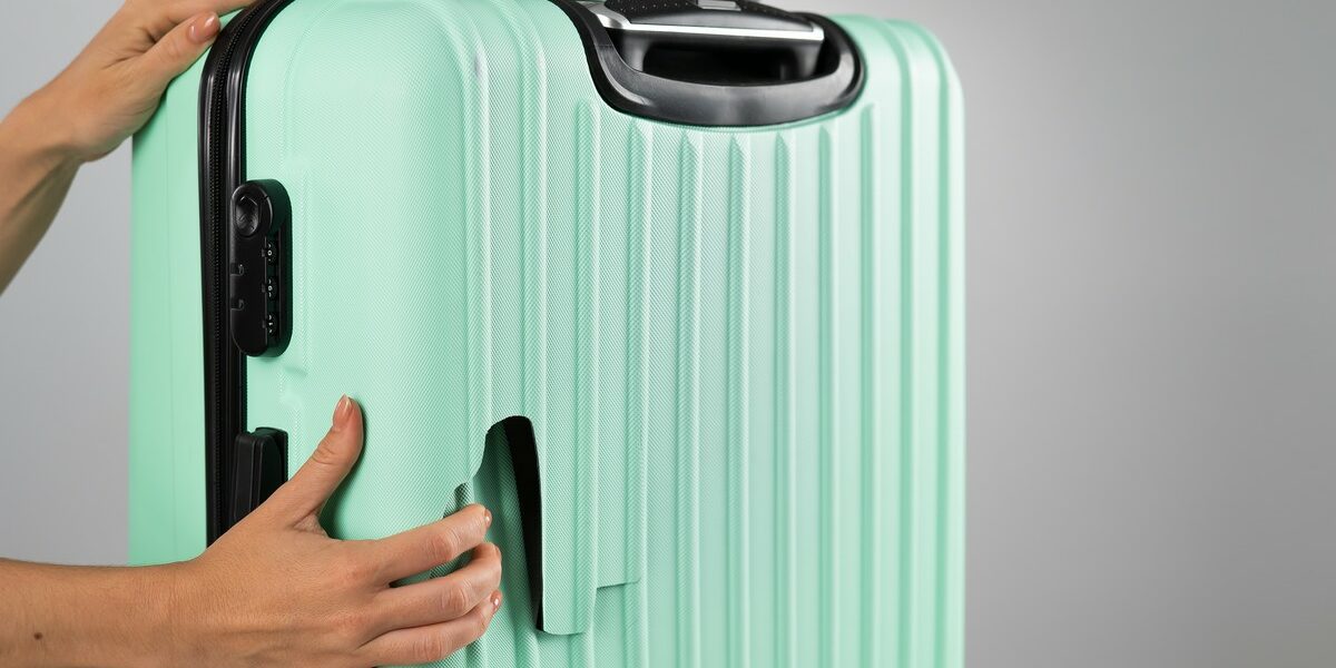 Voici de bonnes raisons d’emballer votre valise avec du film alimentaire avant de prendre l’avion
