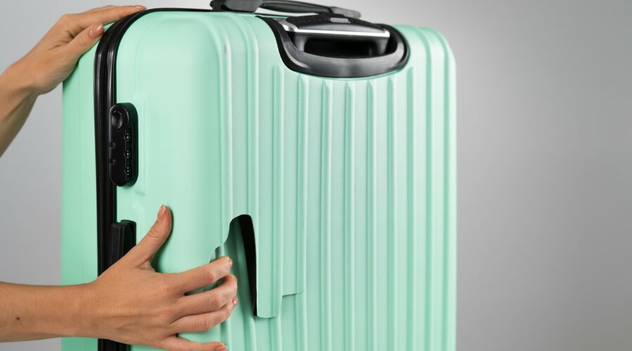 Voici de bonnes raisons d’emballer votre valise avec du film alimentaire avant de prendre l’avion