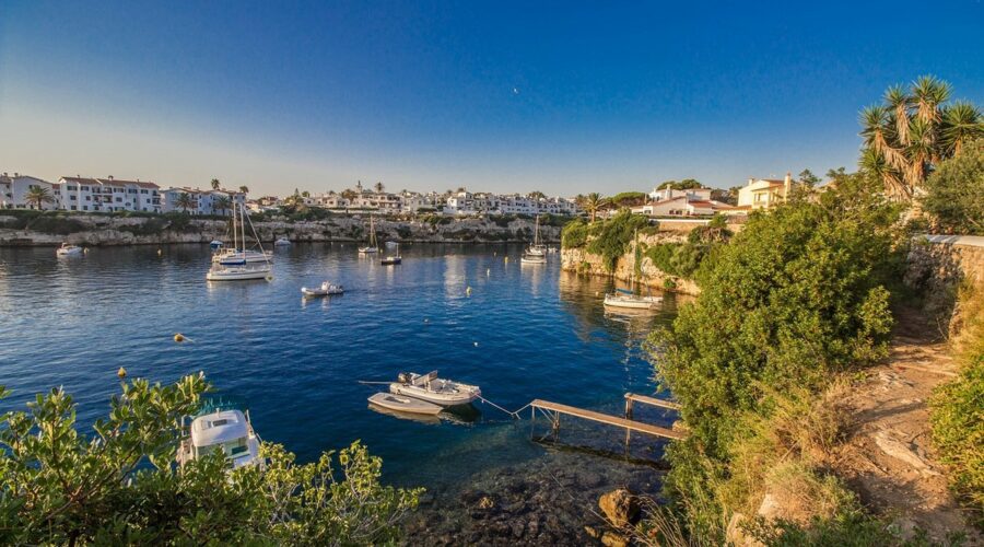 Plages cachées et criques secrètes : Minorque, l'île des trésors marins