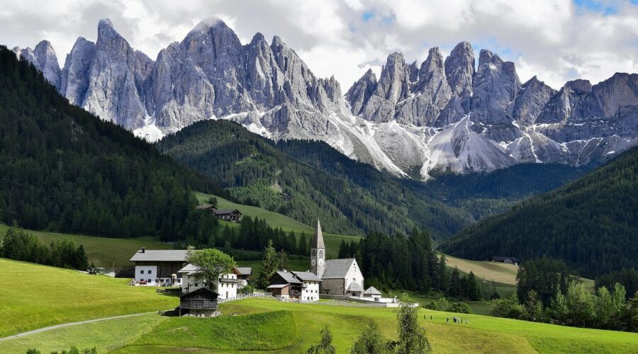 Les Dolomites : Tout savoir sur ce massif montagneux des Préalpes orientales méridionales