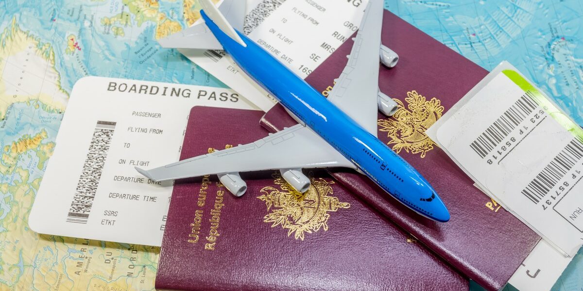 Les destinations accessibles aux voyageurs français avec une carte d'identité périmée