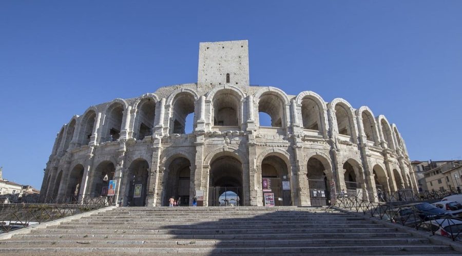 Arles et ses arènes romaines : découvrez le mystère qui plane sur ce site historique depuis des siècles !