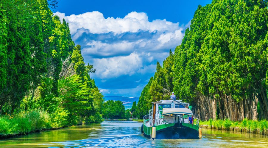 Canal du midi proche Carcassonne