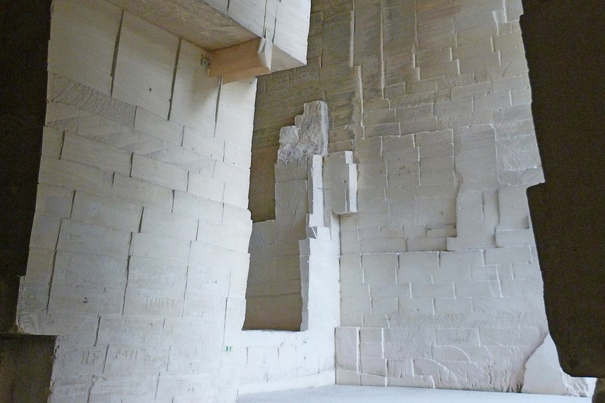 Les Carrières de Lumières aux Baux-de-Provence : découvrez l'expérience secrète qui a bouleversé le monde de l'art !