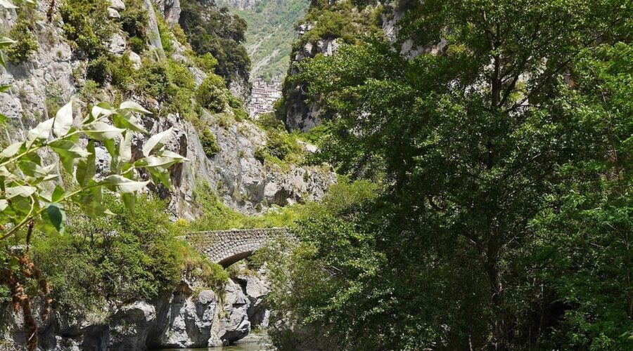 Cette vallée frontalière de la France va vous laisser sans voix !