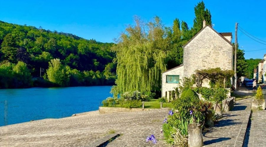 Ce village situé à 1h de Paris est l'un des plus beaux de France