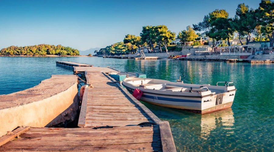 Paradis caché en méditerranée avec ses magnifiques plages et ses paysages à couper le souffle