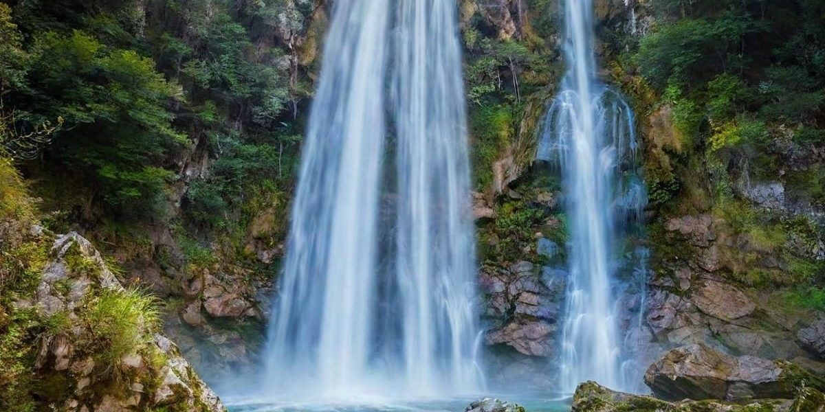 Cascade unique en Provence et parfaite pour une évasion estivale