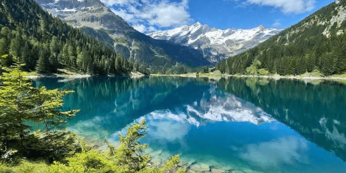 Splendide randonnée séduit par sa variété inouïe de panoramas