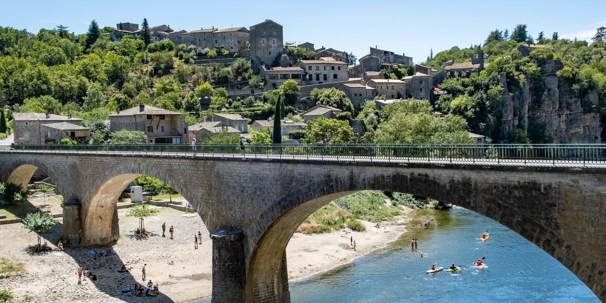 beaux villages d'Auvergne-Rhône-Alpes